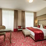 Szálloda Norica - Thermenhotels Gastein Mit Dem Bademantel Direkt In Therme