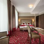 Szálloda Norica - Thermenhotels Gastein Mit Dem Bademantel Direkt In Therme 4*
