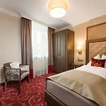 Norica - Thermenhotels Gastein Mit Dem Bademantel Direkt In Therme