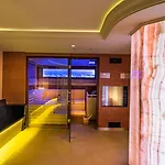 Norica - Thermenhotels Gastein Mit Dem Bademantel Direkt In Therme