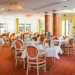 Szálloda Norica - Thermenhotels Gastein Mit Dem Bademantel Direkt In Therme 4*