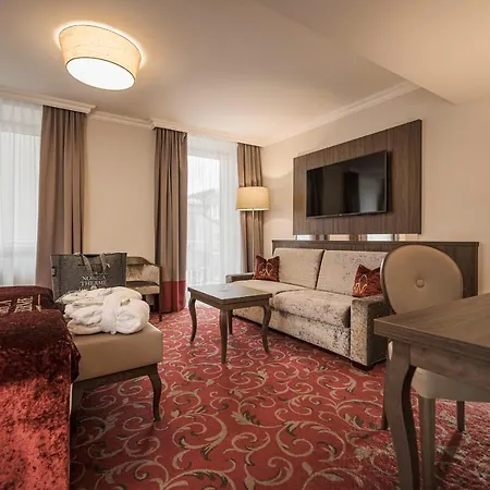 Norica - Thermenhotels Gastein Mit Dem Bademantel Direkt In Therme 호텔 배드호프가스타인