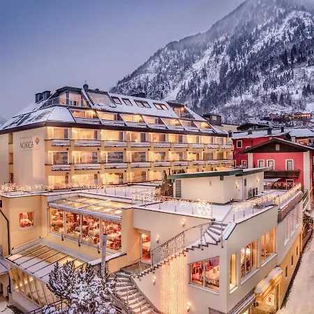 Norica - Thermenhotels Gastein Mit Dem Bademantel Direkt In Therme Hotel
