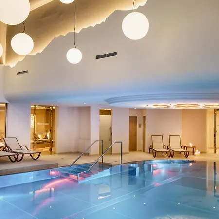 Norica - Thermenhotels Gastein Mit Dem Bademantel Direkt In Therme Hotel