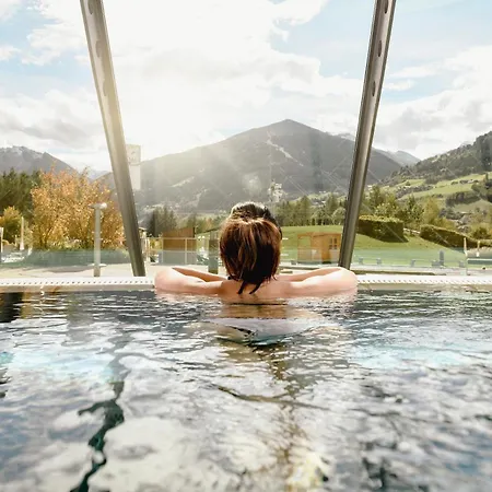 Norica - Thermenhotels Gastein Mit Dem Bademantel Direkt In Therme Hotel