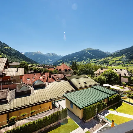 Norica - Thermenhotels Gastein Mit Dem Bademantel Direkt In Therme Hotel