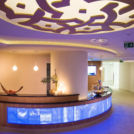 Norica - Thermenhotels Gastein Mit Dem Bademantel Direkt In Therme Отель