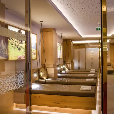 Norica - Thermenhotels Gastein Mit Dem Bademantel Direkt In Therme Отель 4*