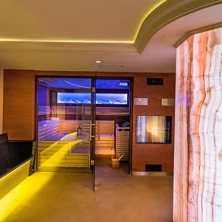 Norica - Thermenhotels Gastein Mit Dem Bademantel Direkt In Therme