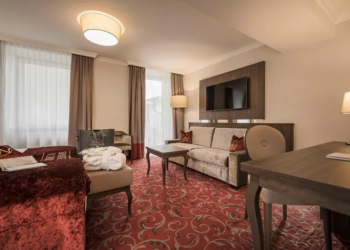 Norica - Thermenhotels Gastein Mit Dem Bademantel Direkt In Therme מלון באד הופגסטין
