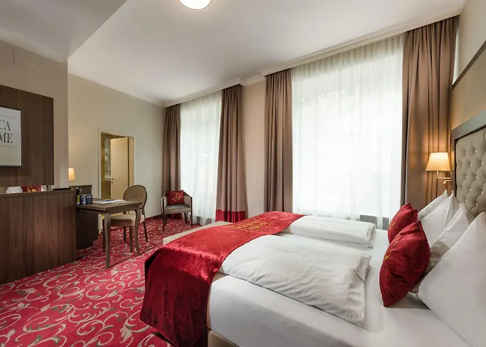 Norica - Thermenhotels Gastein Mit Dem Bademantel Direkt In Therme מלון באד הופגסטין