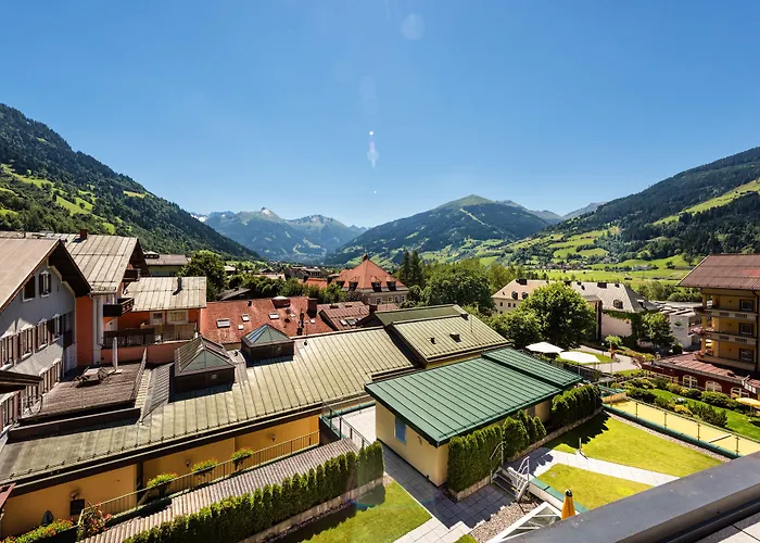 Norica - Thermenhotels Gastein Mit Dem Bademantel Direkt In Therme מלון