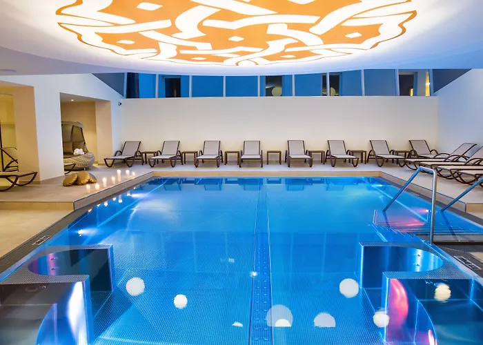 Norica - Thermenhotels Gastein Mit Dem Bademantel Direkt In Therme