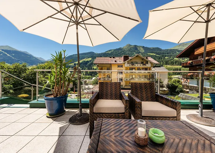 Hotel Norica - Thermenhotels Gastein Mit Dem Bademantel Direkt In Therme